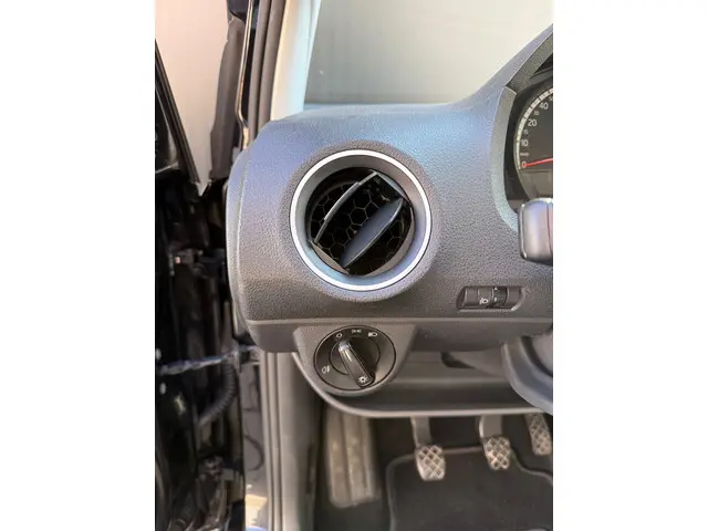 Volkswagen up! 1.0 groove up! BlueMotion 2015 Benzine 23