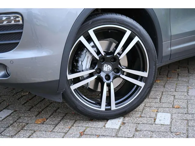 Porsche Cayenne 4.8 S 2014 Benzine 11