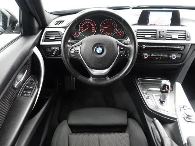 BMW 3 Serie 320i M Sport High Exe Aut- 2012 Benzine 6