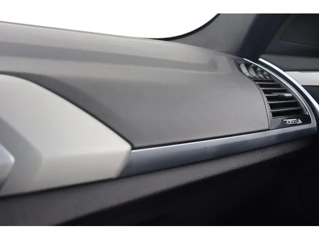 BMW X3 xDrive20i High Executive 2019 Benzine 28