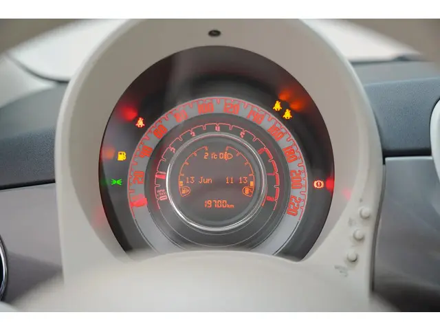 Fiat 500 1.0 Hybrid Dolcevita [ El.kap Climate ] 2022 Benzine 18