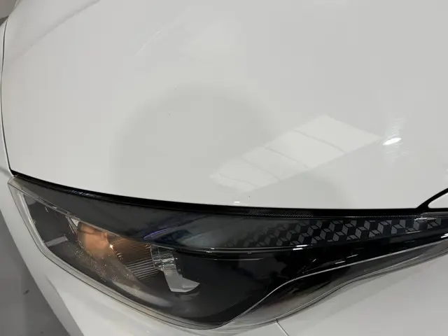 Toyota Yaris 1.5 Hybrid Dynamic 2021 Hybride Benzine 24