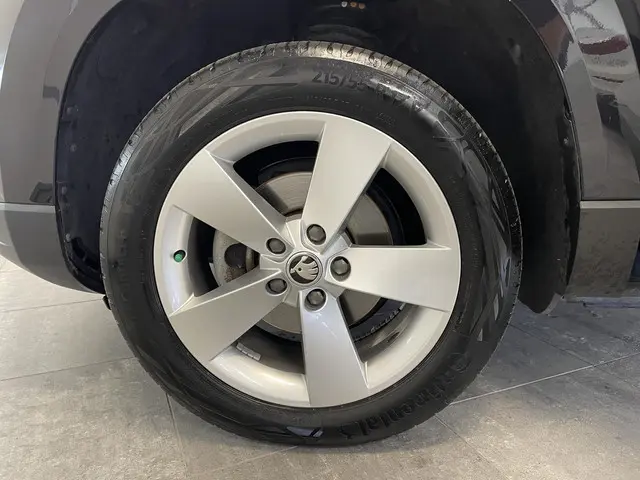 Škoda Karoq 1.0 TSI Style 2020 Benzine 37