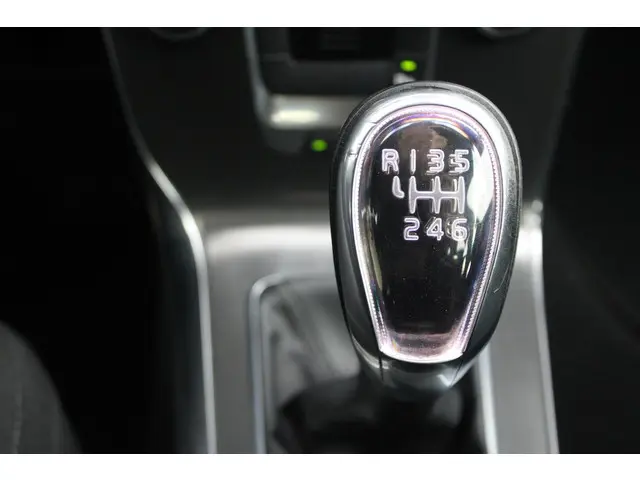 Volvo V40 1.6 T2|Trekhaak|Cruisecontrol|Airco 2014 Benzine 6