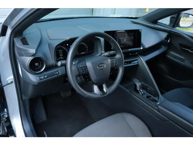 Toyota C-HR 1.8 Hybrid 140 Dynamic, 2024 Hybride Benzine 13