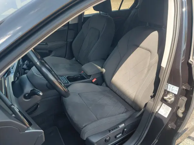 Volkswagen Golf 1.5 TSI Life Business 2021 Benzine 12