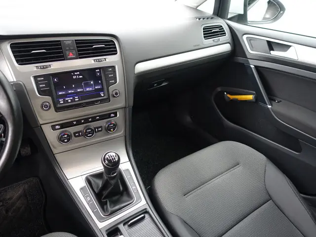 Volkswagen Golf 1.0 TSI Comfortline+ 2016 Benzine 8