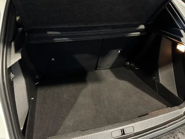 Peugeot 2008 1.2 Blue Lease Active 2021 Benzine 34