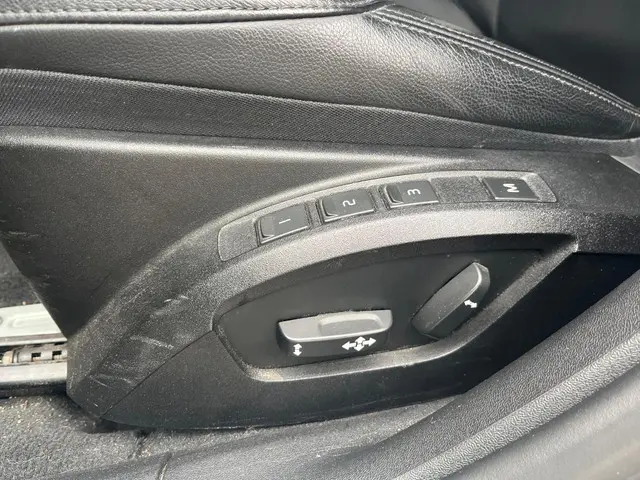 Volvo V40 1.6 T3 Summum 2014 Benzine 6