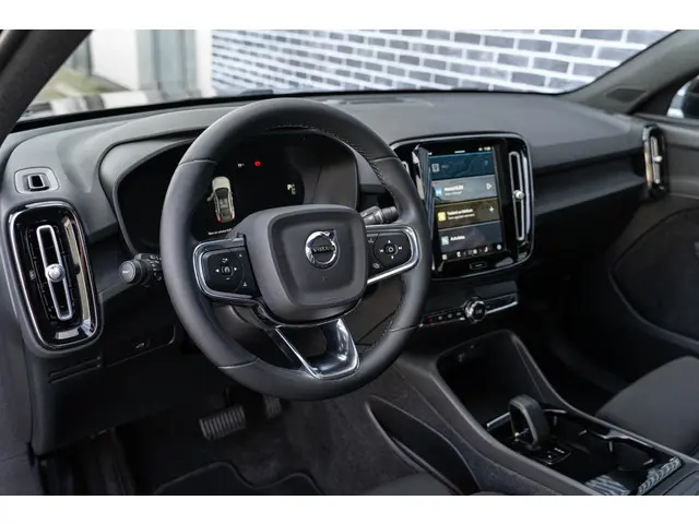 Volvo C40 Recharge Core 69 kWh 2022 Elektrisch 17