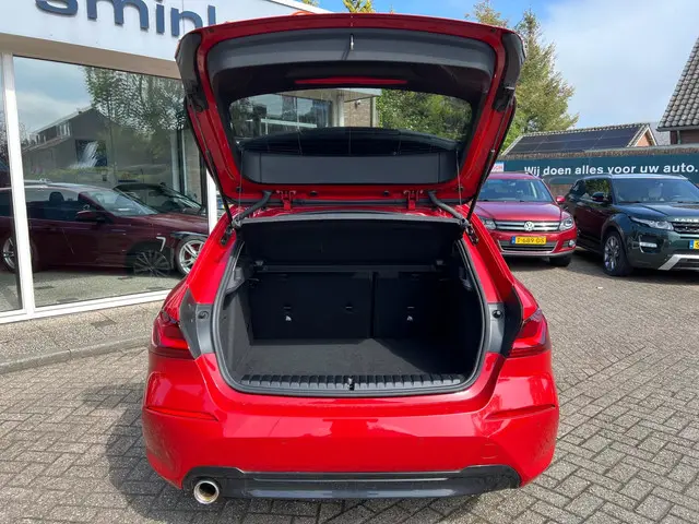 BMW 1 Serie 118i Executive Edition 2020 Benzine 28