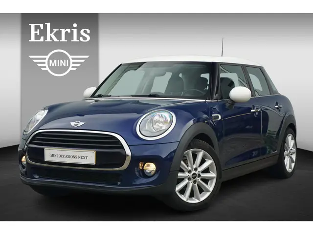 MINI 5-Deurs Cooper 2017 Benzine