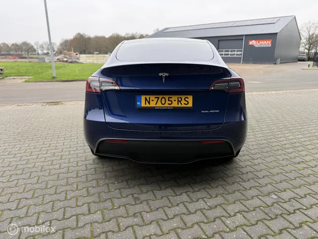 Tesla Model Y Long Range AWD 75 kWh 2021 Elektrisch 6