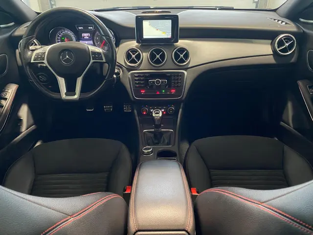Mercedes-Benz CLA 200 AMG H.K Panor.dak 2014 Benzine 14