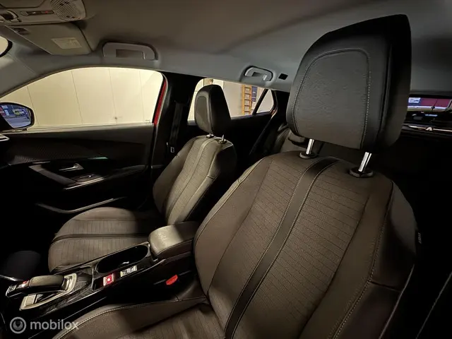 Peugeot e-2008 EV Allure Pack 50 kWh 2021 Elektrisch 14