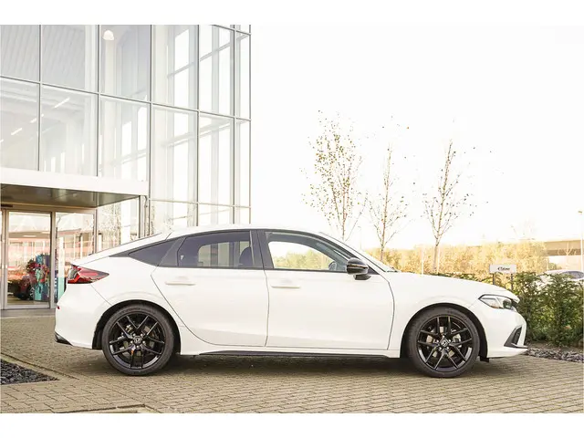Honda Civic 2.0i e:HEV SPORT 2023 Hybride Benzine 55