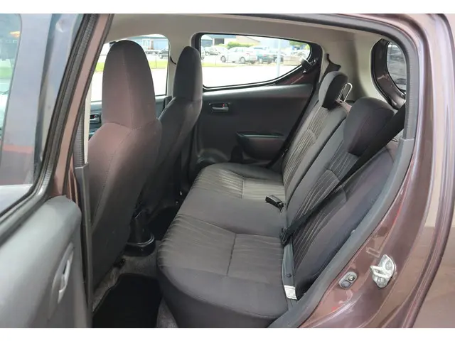 Nissan Pixo 1.0 Look Airco zeer weinig KM 2012 Benzine 10