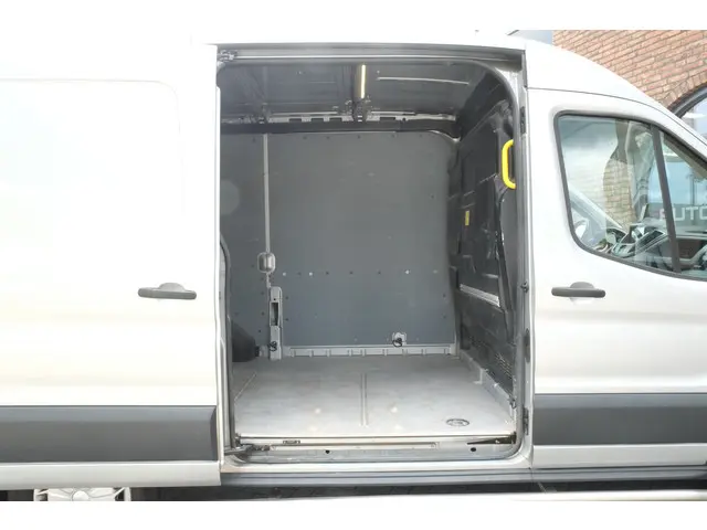 Ford Transit 350 2.2 TDCI L2H2 Trend 2015 Diesel 9