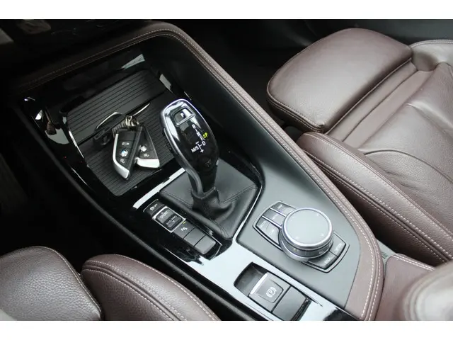 BMW X1 sDrive20i 260pk High Executive Pano 2017 Benzine 17