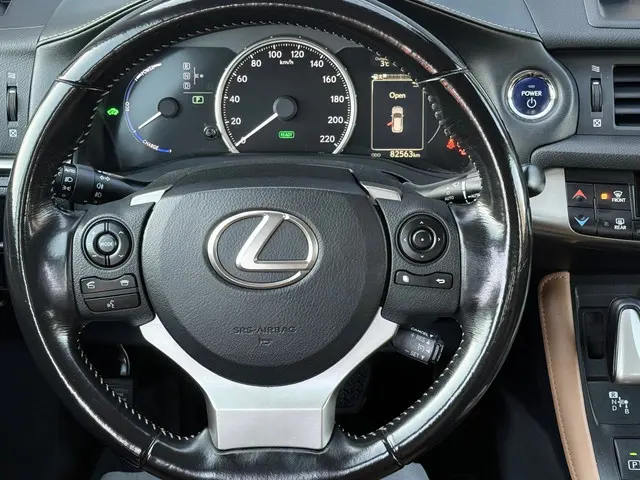 Lexus CT 200h Luxury Line 2017 Hybride Benzine 22