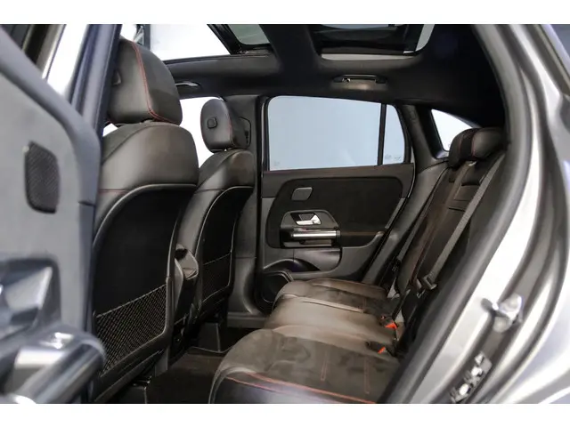 Mercedes-Benz GLA 250 e AMG Line 2021 Hybride Benzine 30