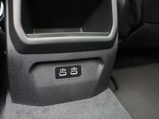 BMW 1 Serie 120 2025 Benzine 24