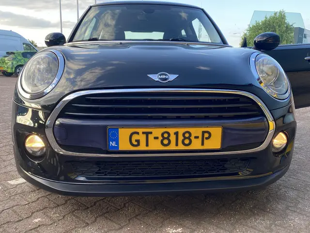 MINI Cooper Mini 1.5 Business 2015 Benzine 24