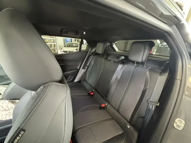 Peugeot e-2008 EV GT 54 kWh 2023 Elektrisch 8