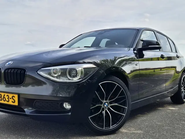 BMW 1 Serie 116i High Executive 2013 Benzine 2