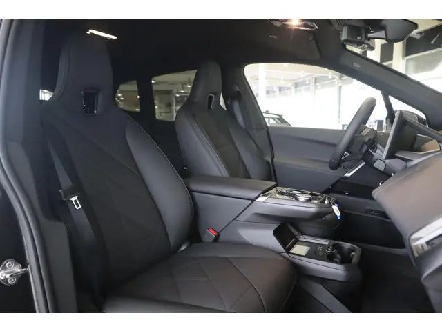 BMW iX xDrive40 2025 Elektrisch 9