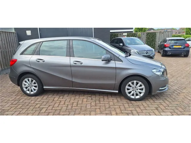Mercedes-Benz B-Klasse 180 Prestige 2014 Benzine 3