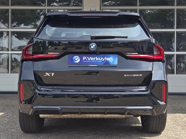 BMW X1 xDrive25e 2023 Hybride Benzine 9