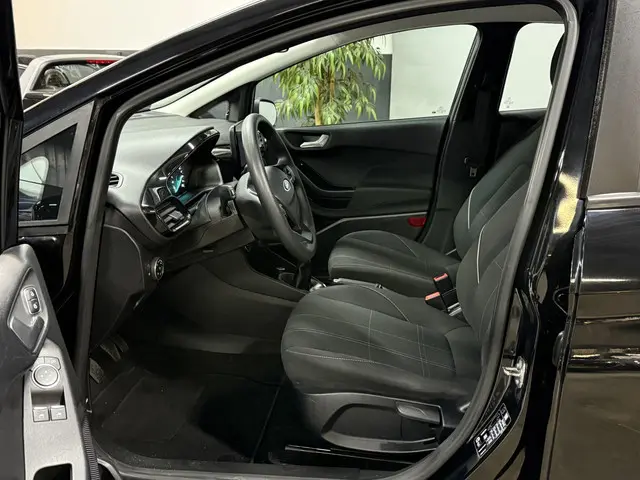 Ford Fiesta 1.1 Trend // Airco // Navi // LM velgen 2017 Benzine 5