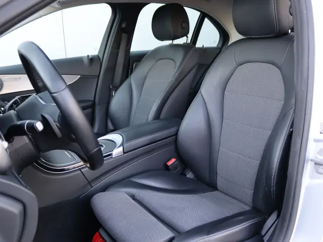 Mercedes-Benz C-Klasse 180 Avantgarde 2020 Benzine 4