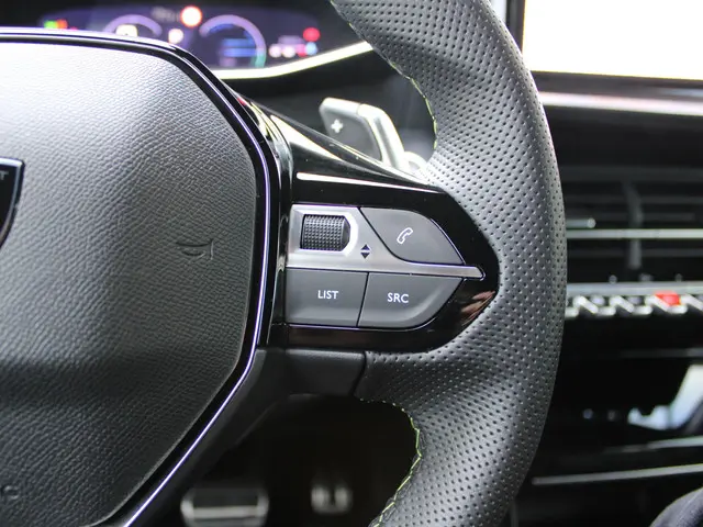 Peugeot 208 Hybrid 136 e-DCS6 GT 2024 Hybride Benzine 18