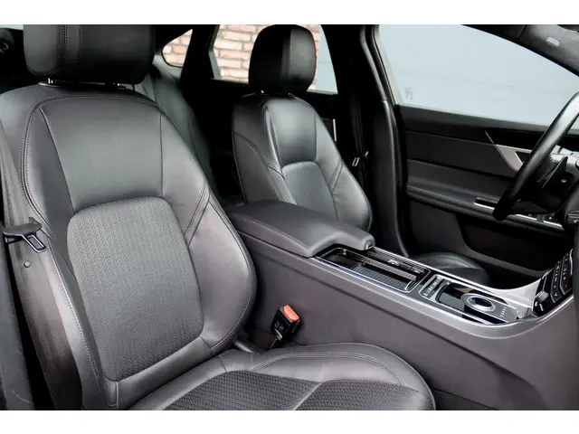 Jaguar XF 2.0t 250 PK Chequered Flag Aut8 | 2020 Benzine 6