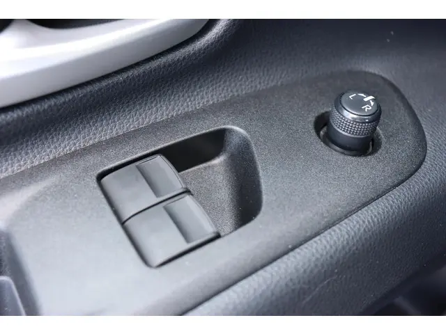 Toyota Aygo X 1.0 VVT-i MT Play, Camera 2024 Benzine 25