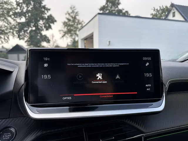 Peugeot 2008 1.2 Turbo 130 PK GT 2022 Benzine 23