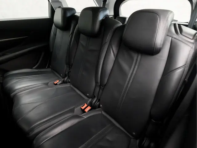 Peugeot 5008 1.2 PureTech Sport 7 Persoons 2019 Benzine 14