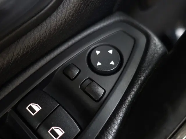 BMW 3 Serie 320i M Sport Aut- 2012 Benzine 22