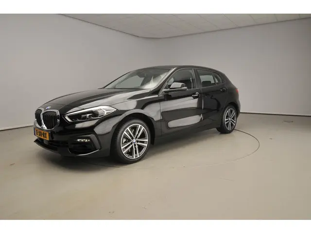 BMW 1 Serie 5-deurs 116i 2020 Benzine 40