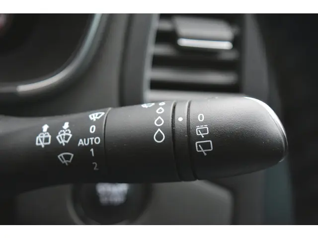 Renault Mégane 1.3 TCe Limited 2020 Benzine 35