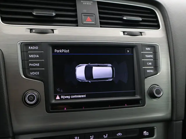 Volkswagen Golf 1.0 TSI 116 PK + CARPLAY | DAB | 2017 Benzine 19
