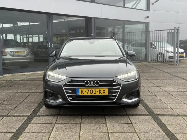 Audi A4 Avant 35 TFSI Aut. Business Sport 2021 Benzine 8