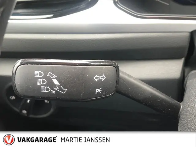 Volkswagen T-Roc 1.5 TSI Life Business 2022 Benzine 36