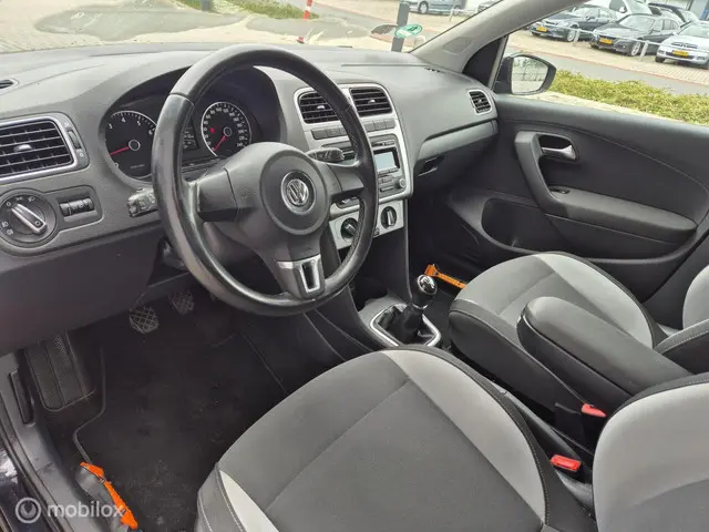 Volkswagen Polo 1.2 TSI BlueMotion Edition+ 2013 Benzine 10