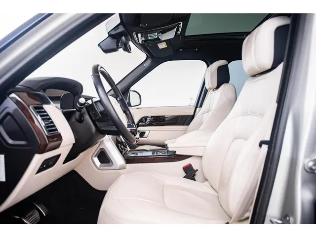 Land Rover Range Rover Vogue P400e 2022 Hybride Benzine 4