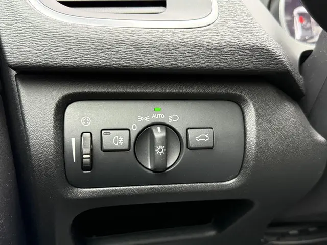 Volvo V40 1.5 T3 Polar+ Sport 2020 Benzine 26