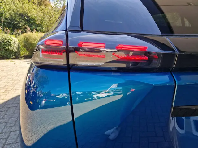 Peugeot 2008 1.2 Hybrid 145 GT 2025 Hybride Benzine 28
