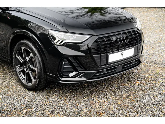 Audi Q3 45 TFSI e S edition 2024 Hybride Benzine 29